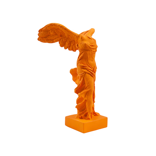 Sculpture “Victoire de Samothrace” – Jaune safran