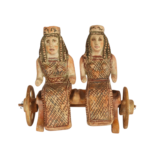 Sculpture "Deux femmes assises dans un véhicule à roues"