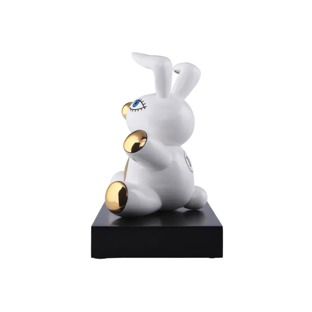 Figurine "Magic Bunny"