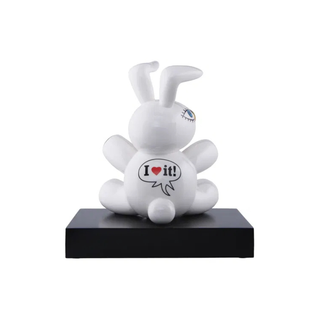 Figurine "Magic Bunny"