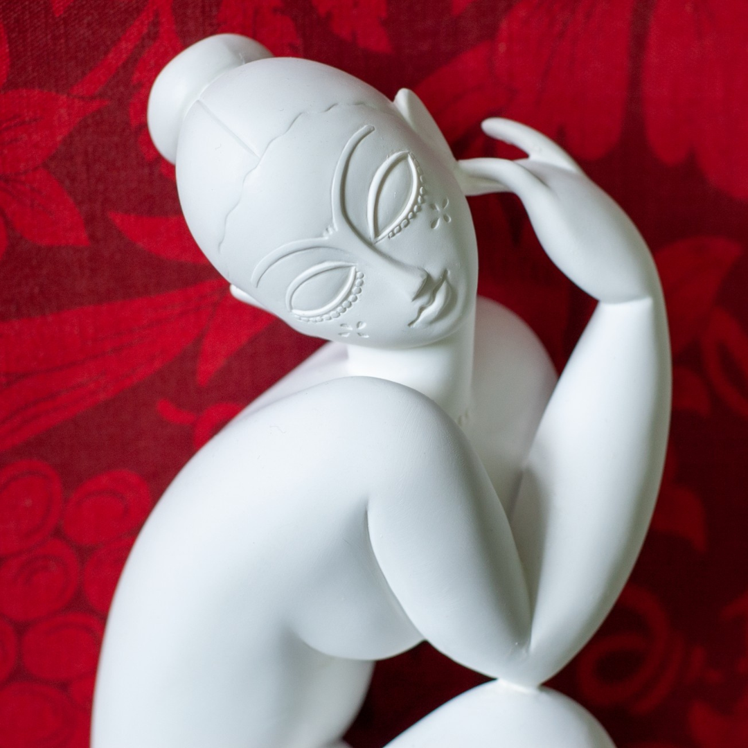 Statue “Nu féminin assis”