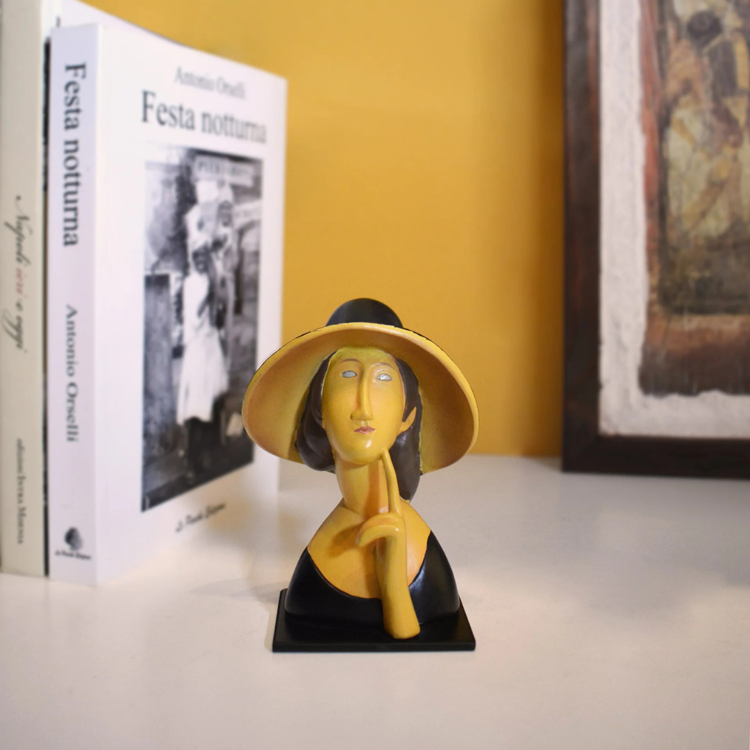 Statuette “Femme au Chapeau”