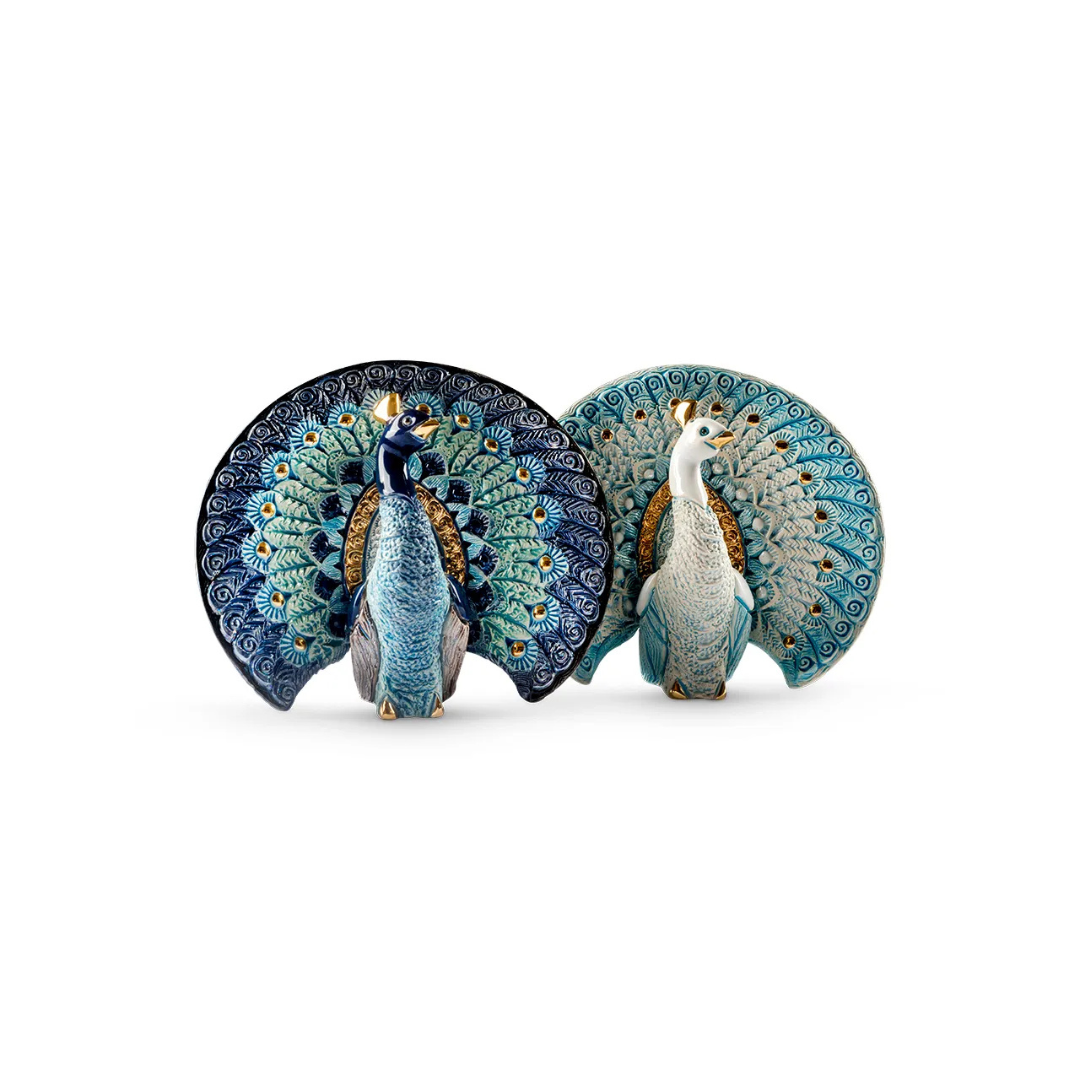 Figurine “White Peacock”