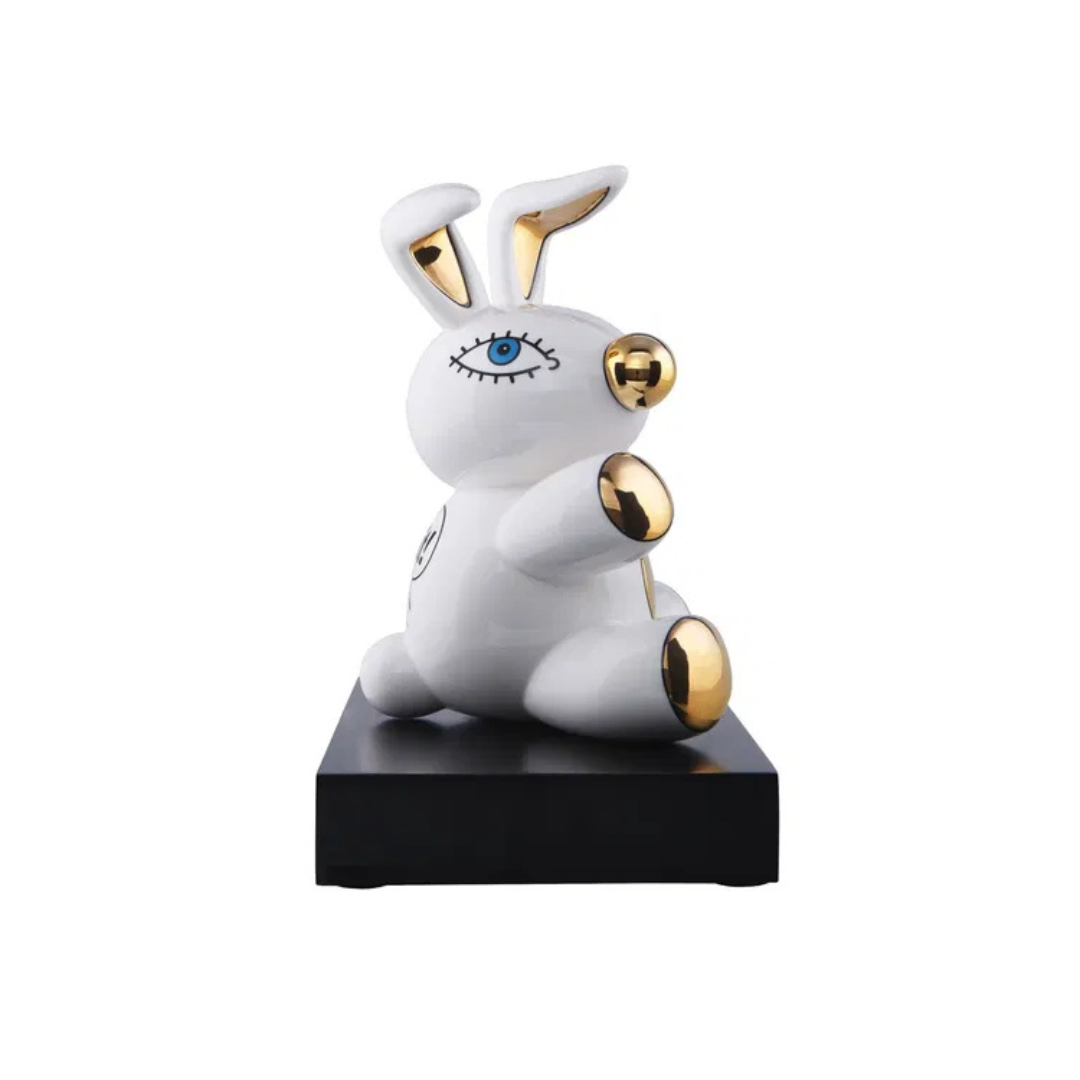 Figurine "Magic Bunny"