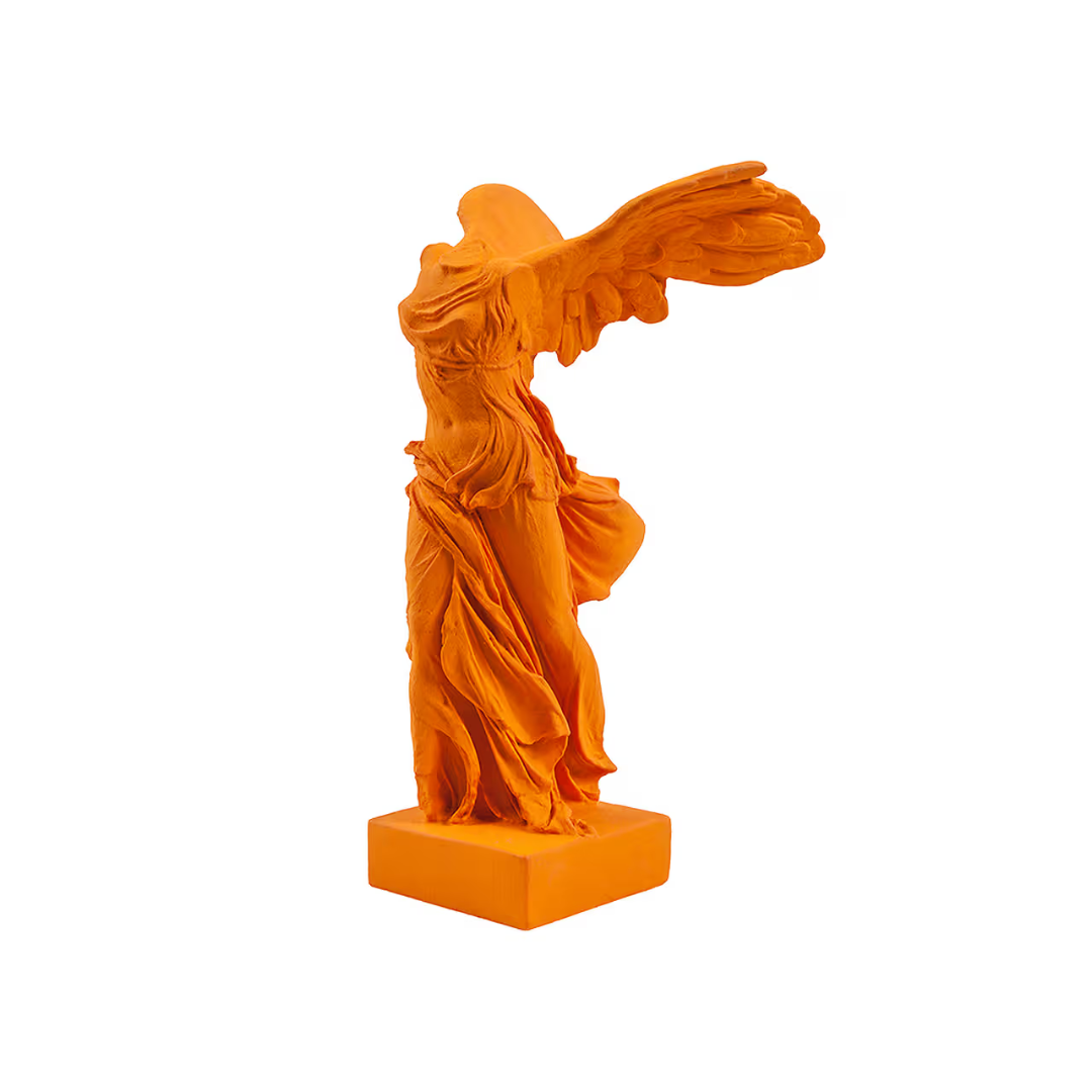 Sculpture “Victoire de Samothrace” – Jaune safran